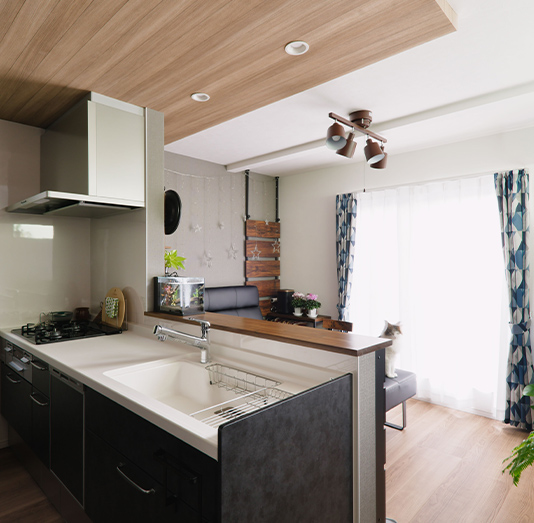 築55年の家をまるごとリフォーム！猫との暮らしを愉しむ、開放的な2階DKの家